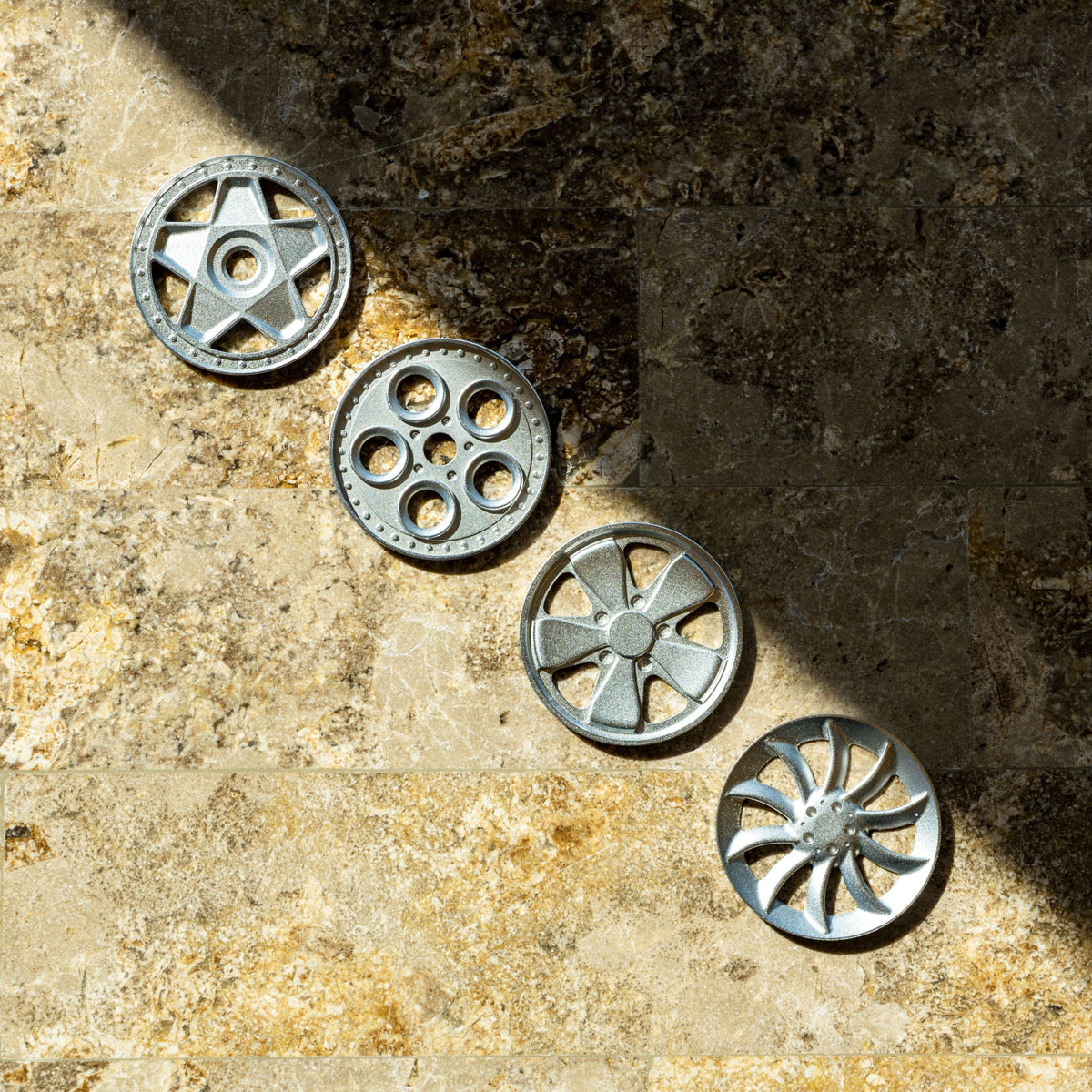 GATED SHIFT BALL MARKER